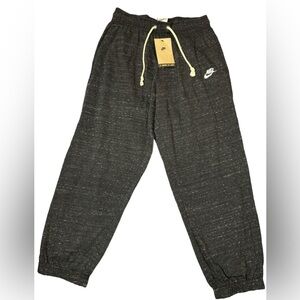 NWT Nike Capri Length pants